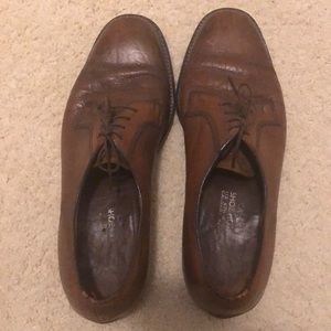 Men’s brown leather Oxford lace ups